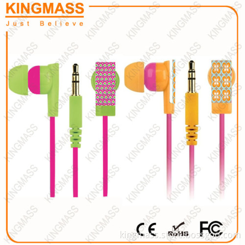 2016 newest gift packaging set Personalized phone cases + earphones (Customized color and patterns)